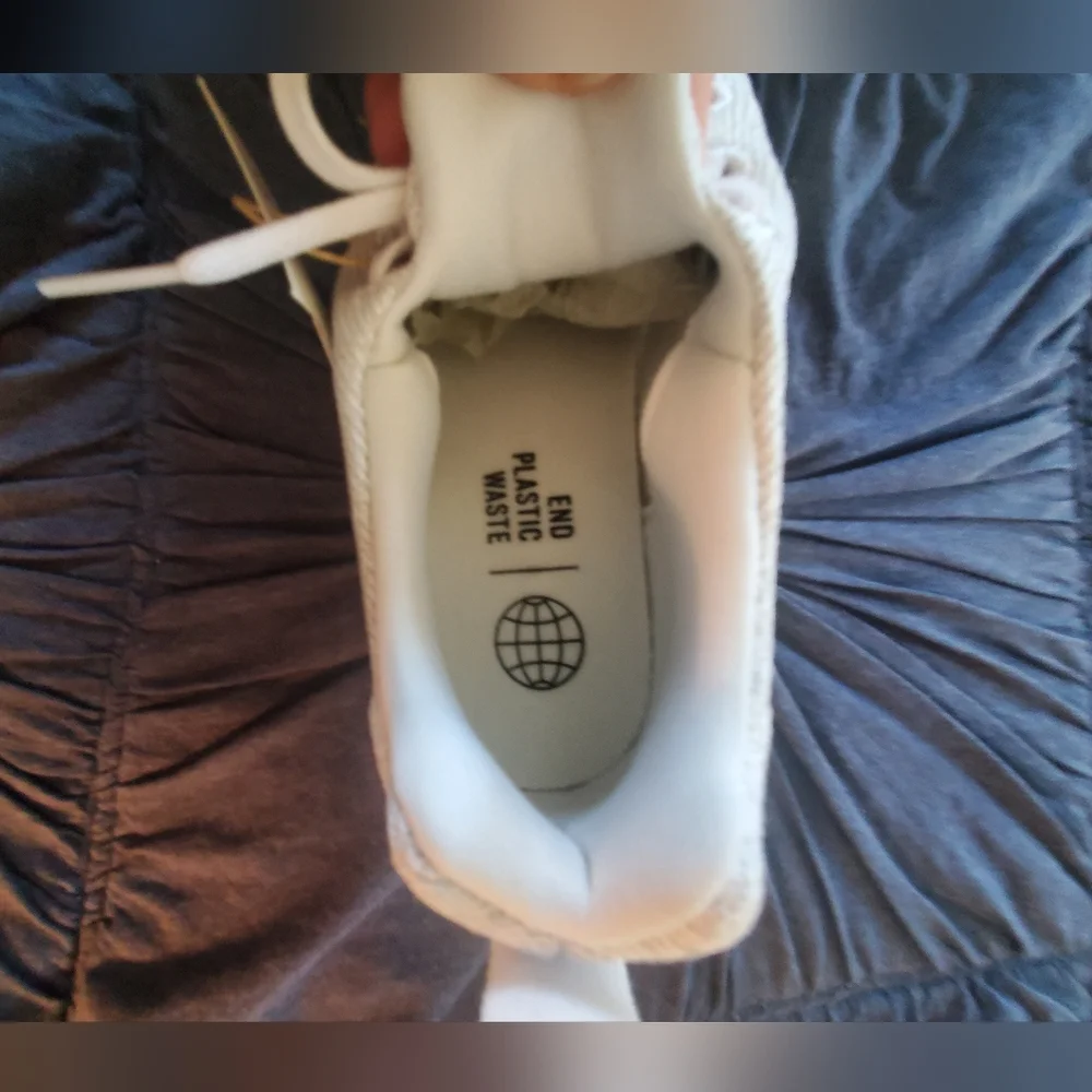 COPY - Adidas Swift Run 22 -Men's- Size 8 (White/Black) - Picture 8 of 13